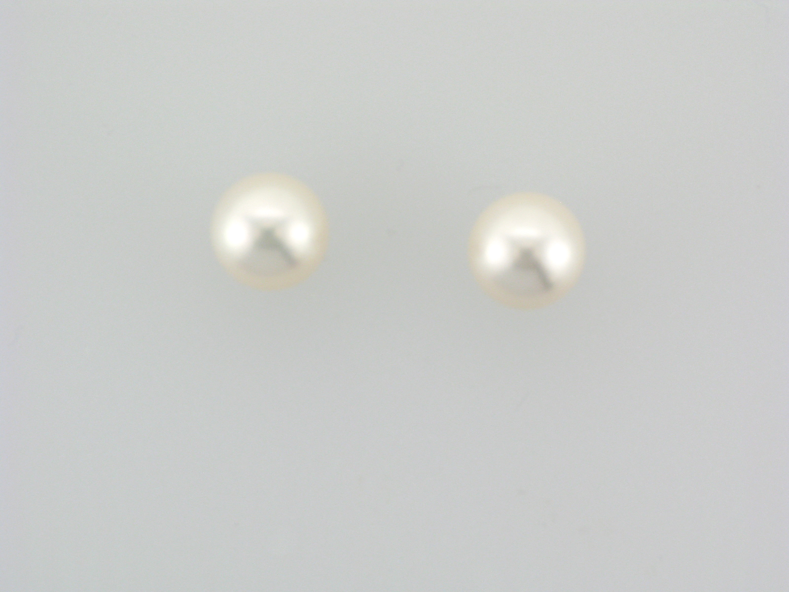 8.5mm Pearl Stud Earrings